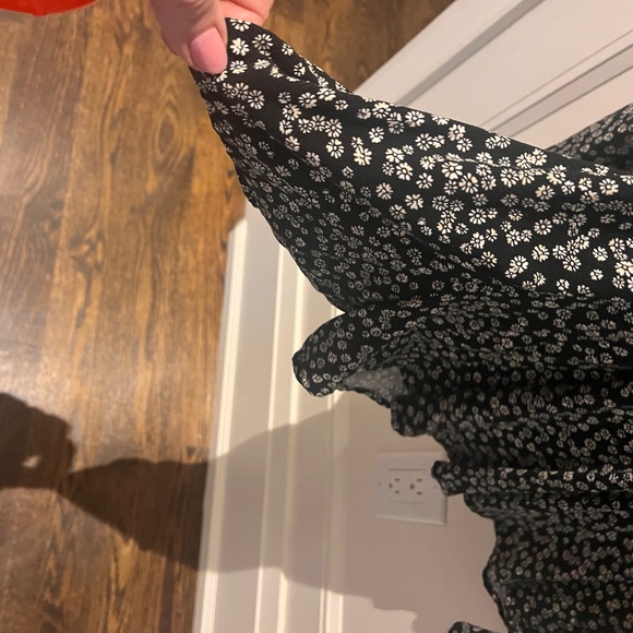 Floral Romper - Picture 6 of 9